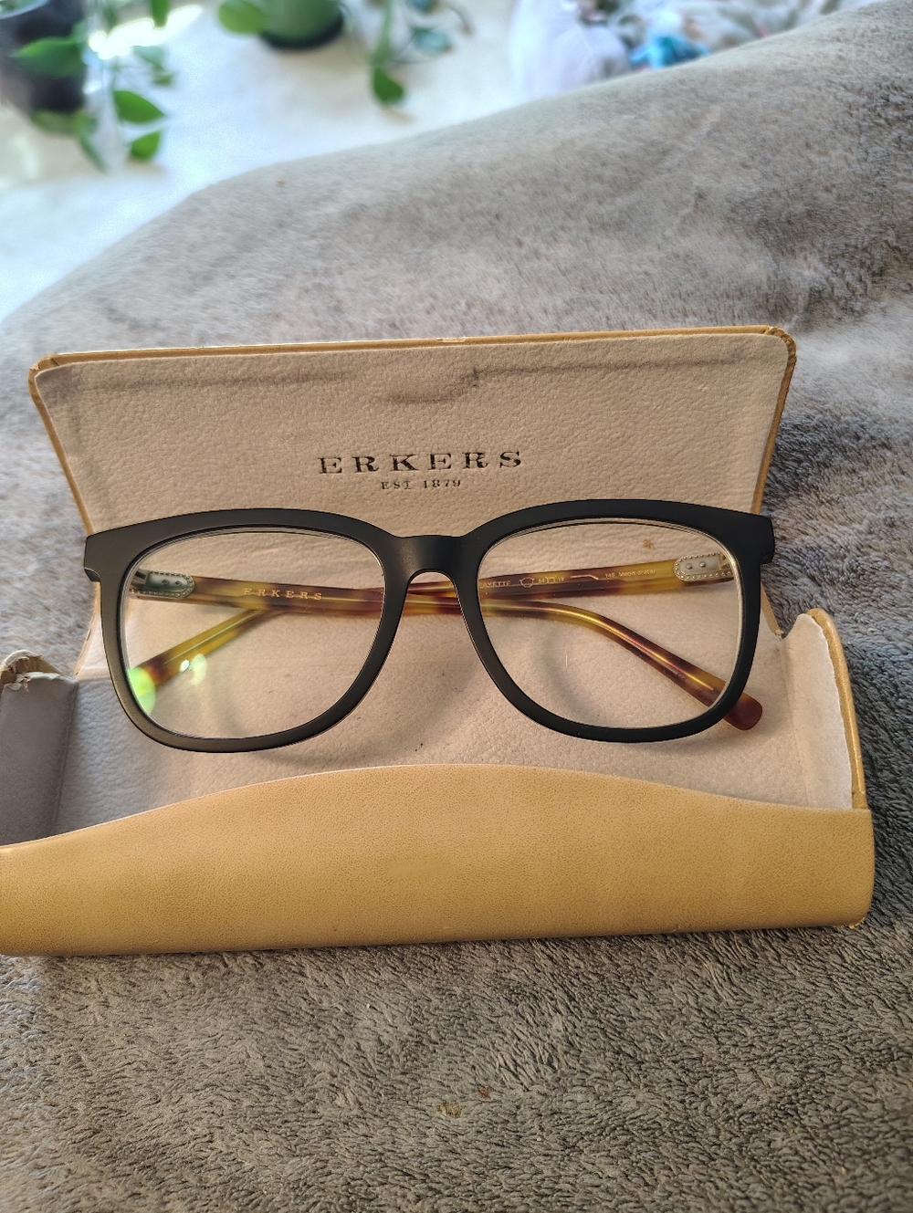 Black/Tortoiseshell Women's Sunglasses